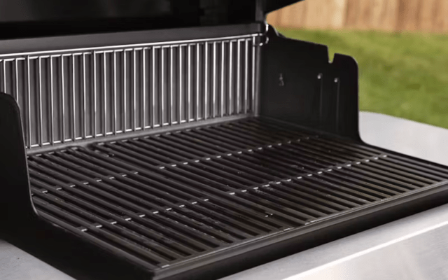 clean barbecue grill